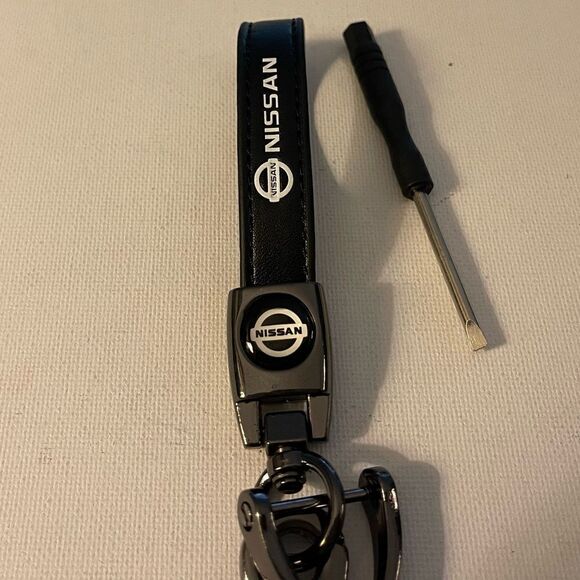 Nissan Logo Key Fob Keychain in Black Leather NWT - Picture 4 of 5